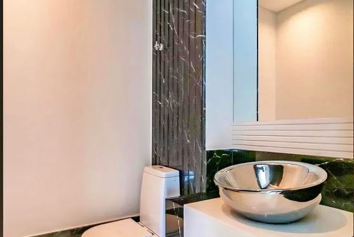 retouch_2024100718285392