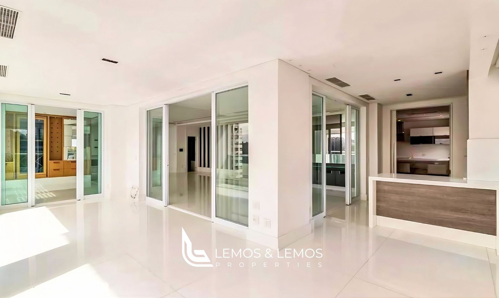 retouch_2024100718302734