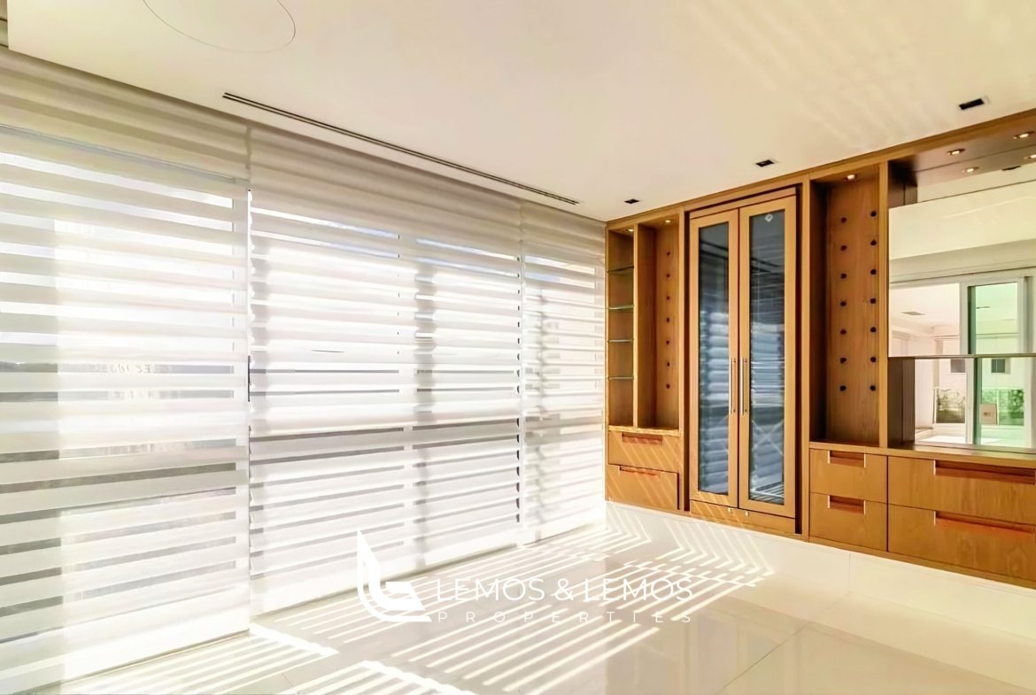 retouch_2024100718325666