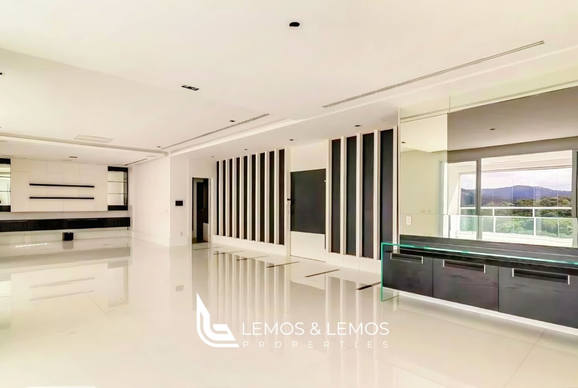 retouch_2024100718334351