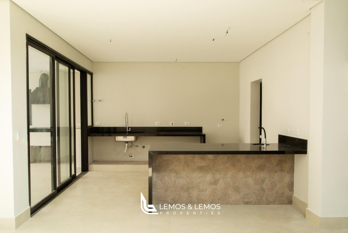 WhatsApp Image 2025-05-08 at 17.30.19