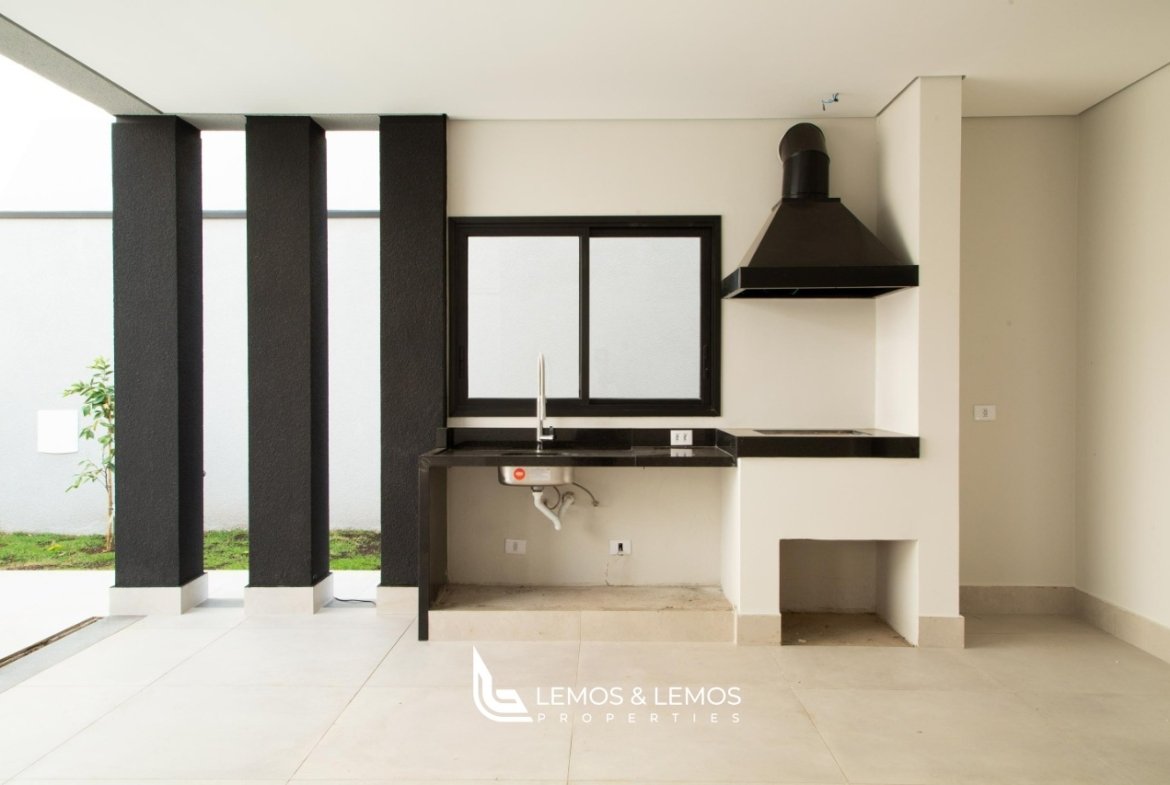 WhatsApp Image 2025-05-08 at 17.30.20 (1)