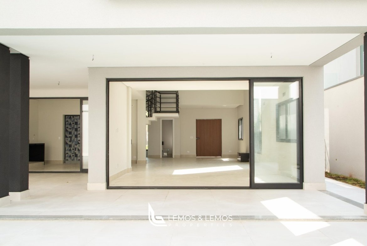 WhatsApp Image 2025-05-08 at 17.30.20