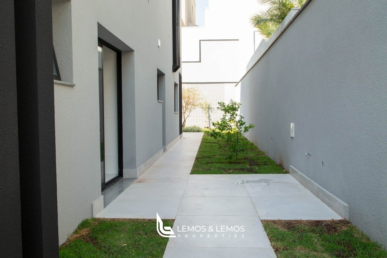 WhatsApp Image 2025-05-08 at 17.30.21 (1)