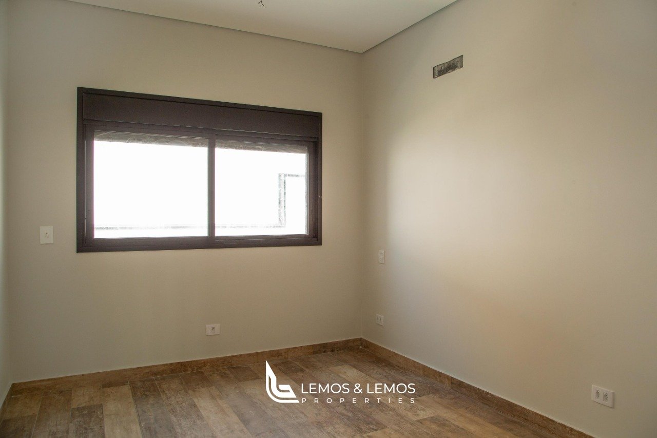 WhatsApp Image 2025-05-08 at 17.30.24 (1)