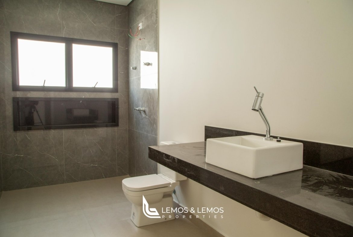 WhatsApp Image 2025-05-08 at 17.30.24