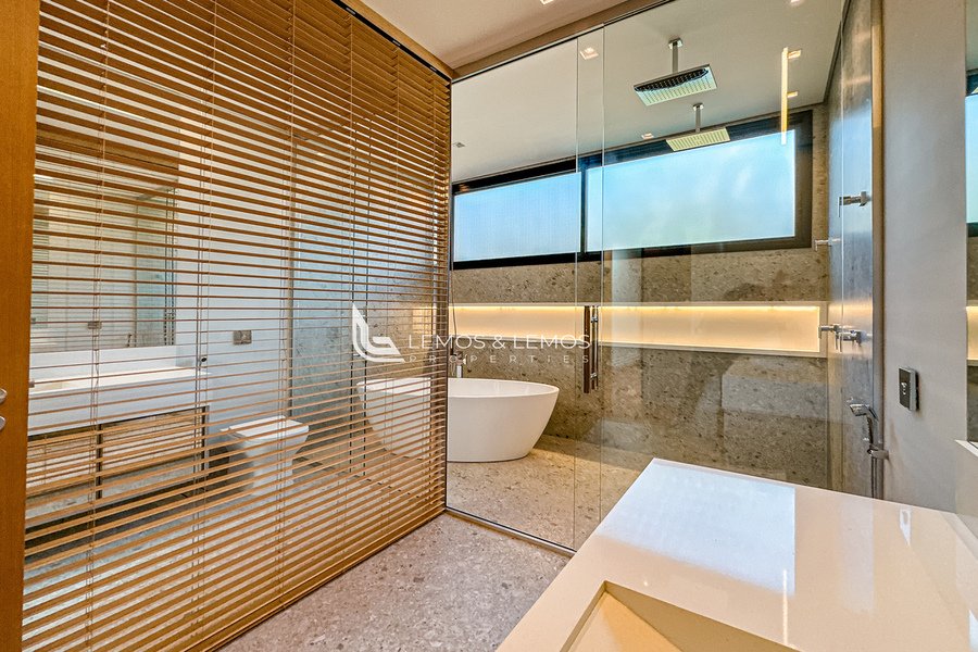 20240605_171004705_iOS