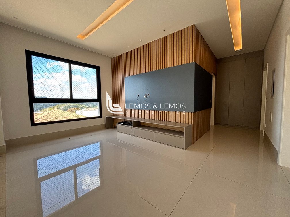 B11B4AA2-E2B9-46BA-B9EA-5199F231212E